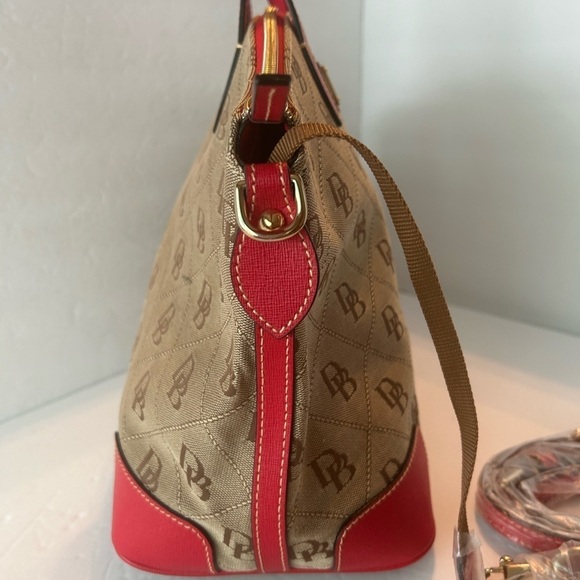 Dooney & Bourke NWOT Large Gabrielle Signature Print With Red Leather Trim - Picture 7 of 8